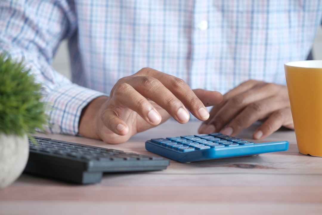 Calculadora de Ahorro Mensual